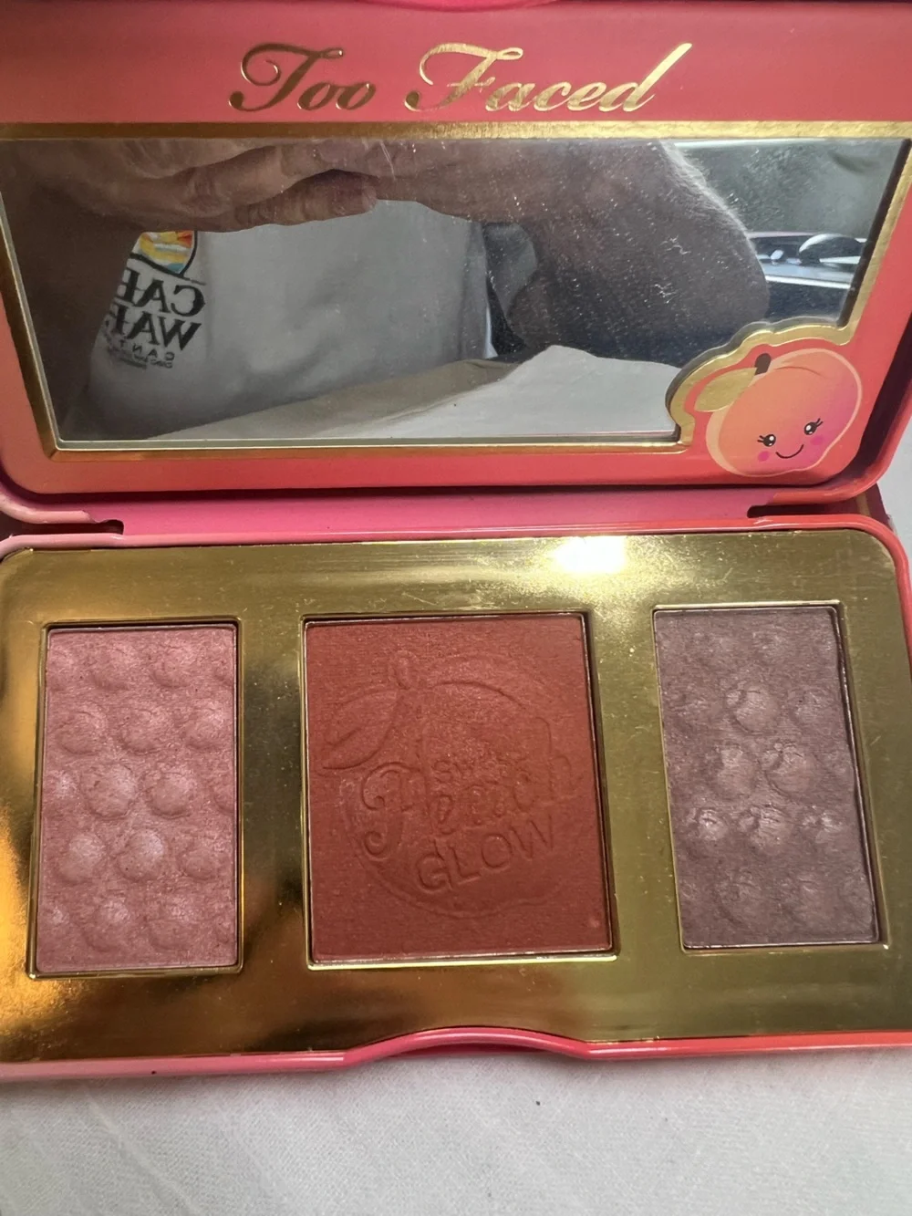 Too Faced Sweet Peach Glow highlight Palette